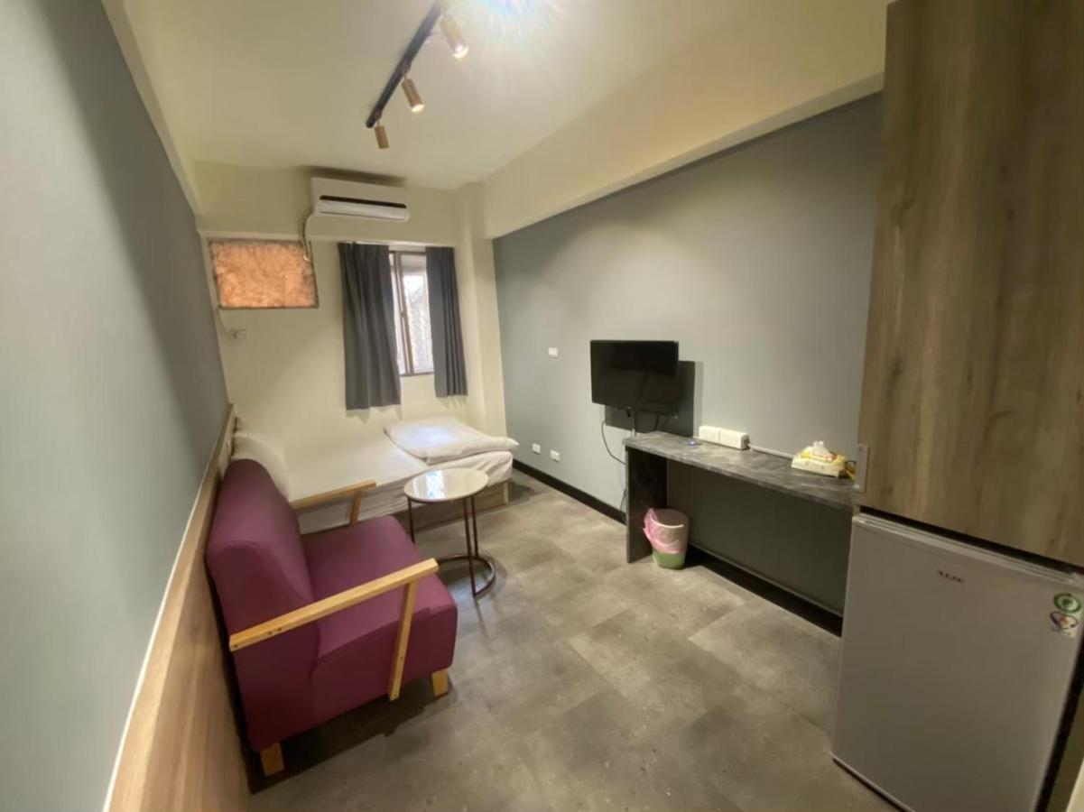 Fengjia Gift Box Homestay Đài Trung Ngoại thất bức ảnh