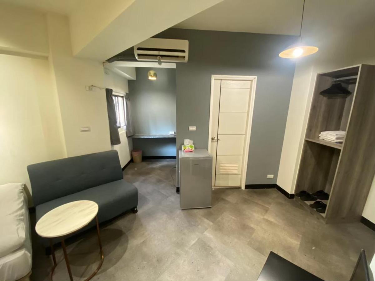 Fengjia Gift Box Homestay Đài Trung Ngoại thất bức ảnh