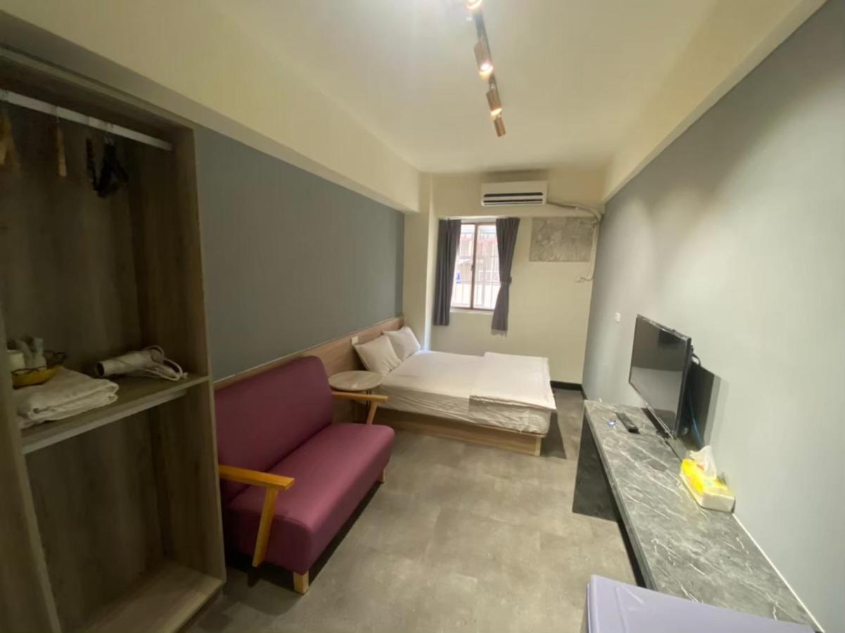 Fengjia Gift Box Homestay Đài Trung Ngoại thất bức ảnh