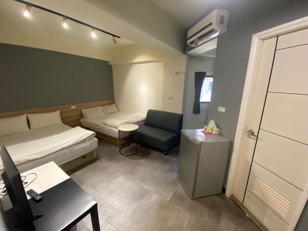 Fengjia Gift Box Homestay Đài Trung Ngoại thất bức ảnh