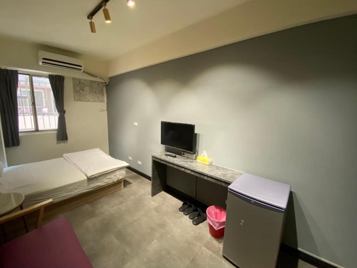 Fengjia Gift Box Homestay Đài Trung Ngoại thất bức ảnh