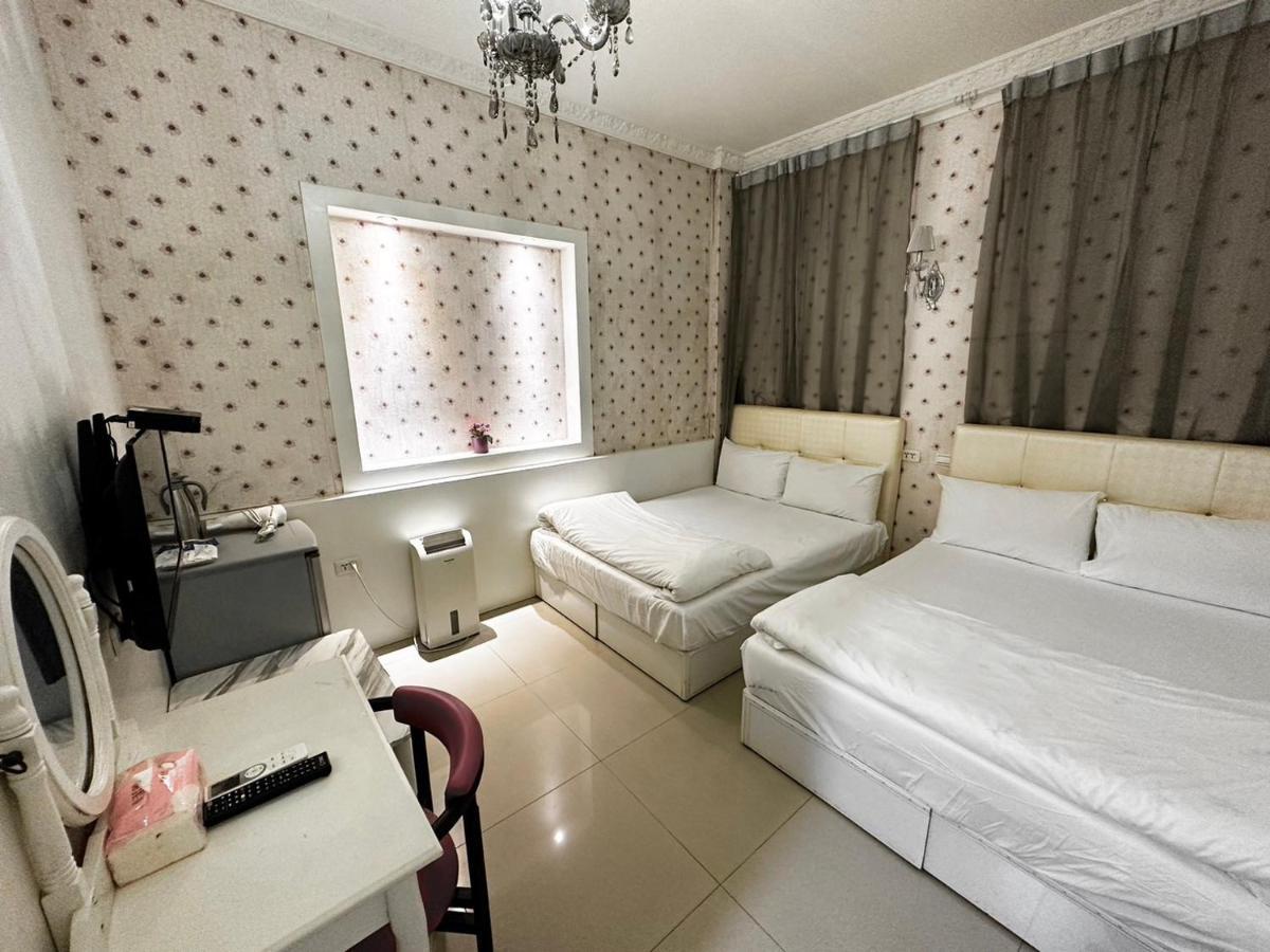 Fengjia Gift Box Homestay Đài Trung Ngoại thất bức ảnh