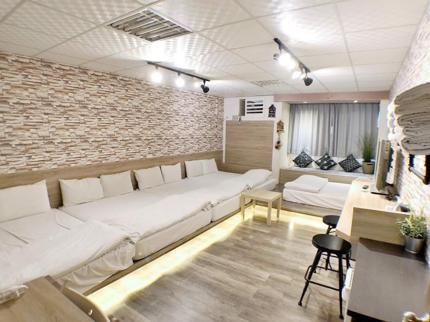 Fengjia Gift Box Homestay Đài Trung Ngoại thất bức ảnh