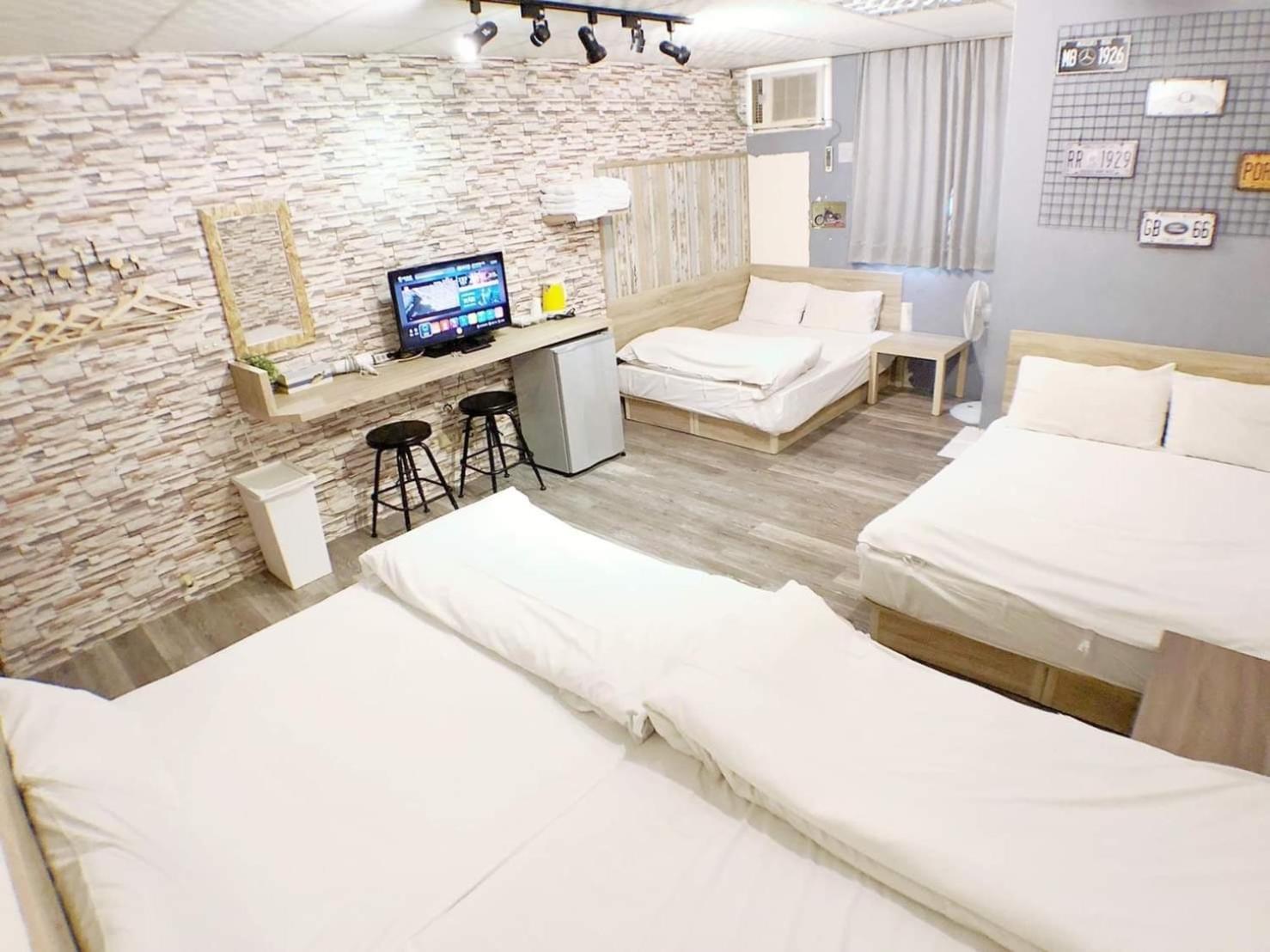 Fengjia Gift Box Homestay Đài Trung Ngoại thất bức ảnh