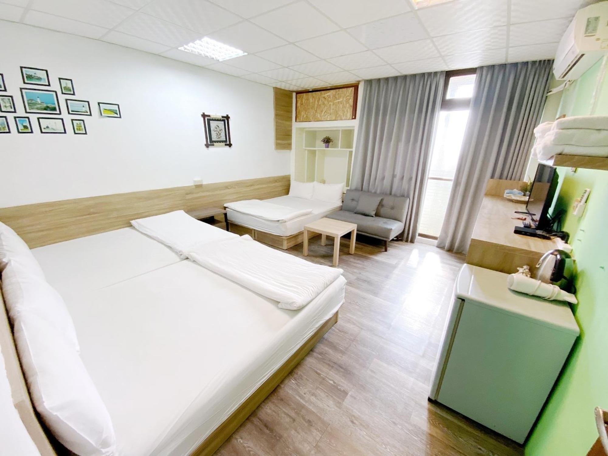 Fengjia Gift Box Homestay Đài Trung Ngoại thất bức ảnh