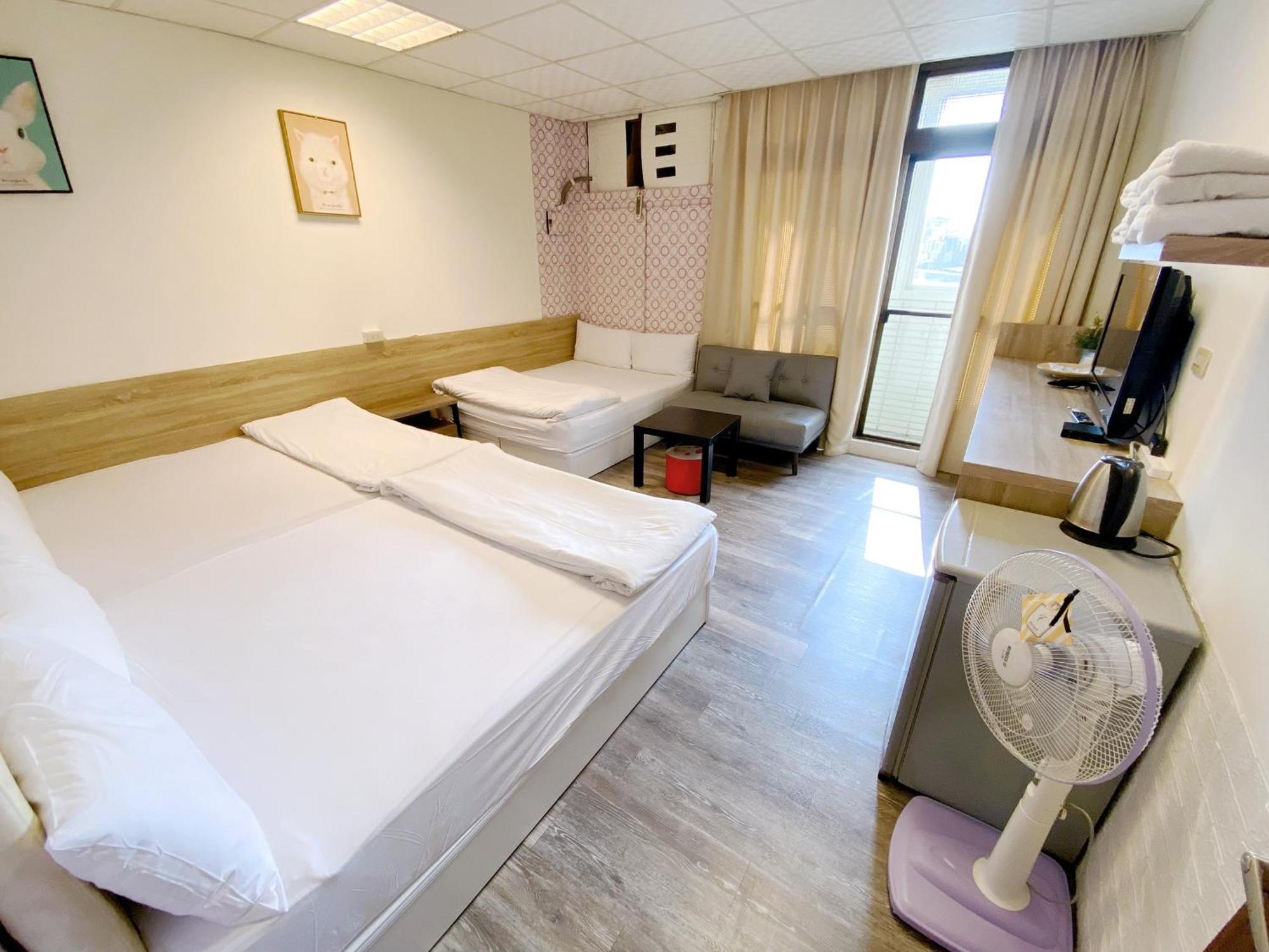 Fengjia Gift Box Homestay Đài Trung Ngoại thất bức ảnh